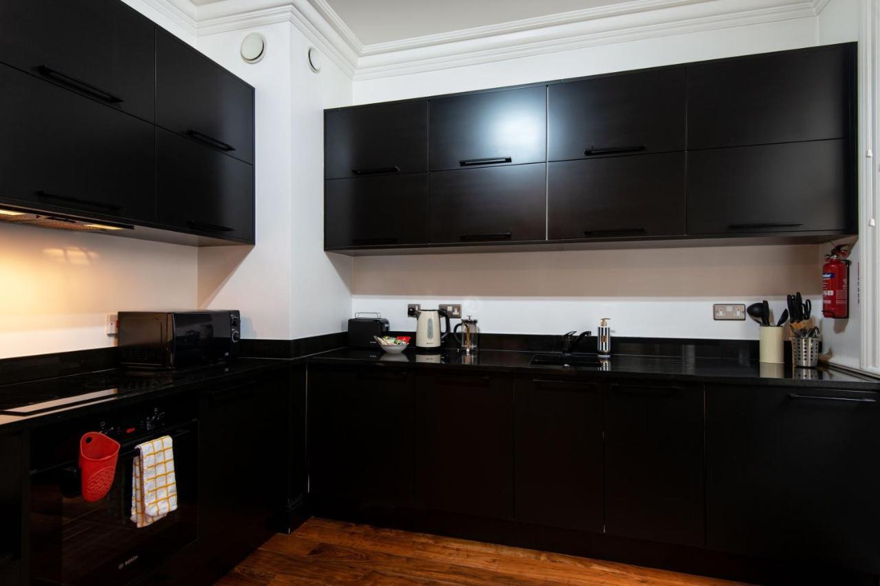 3, 48 Bishopsgate By Living *
