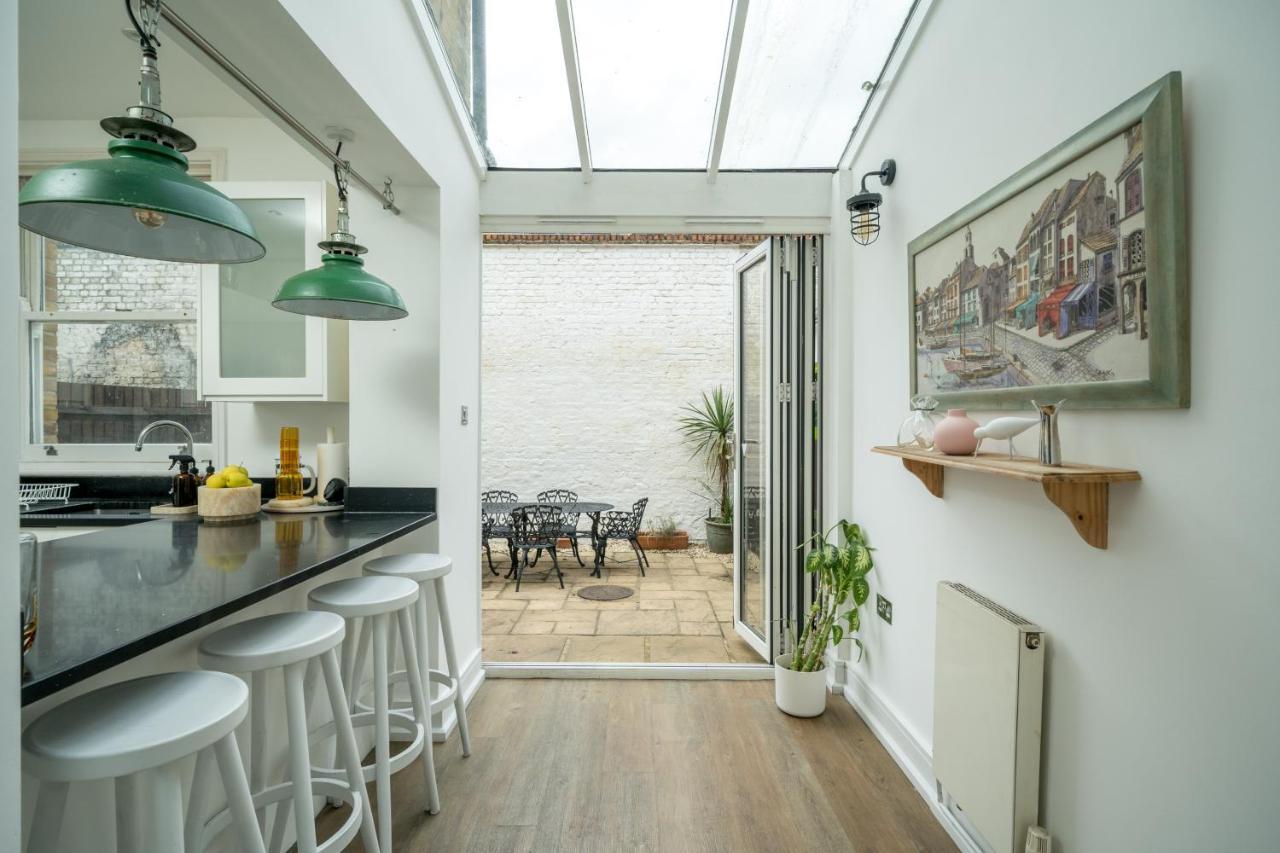 Apartment Altido Stylish 4-bed House W/ Private Paved Garden In Elephant & Castle London