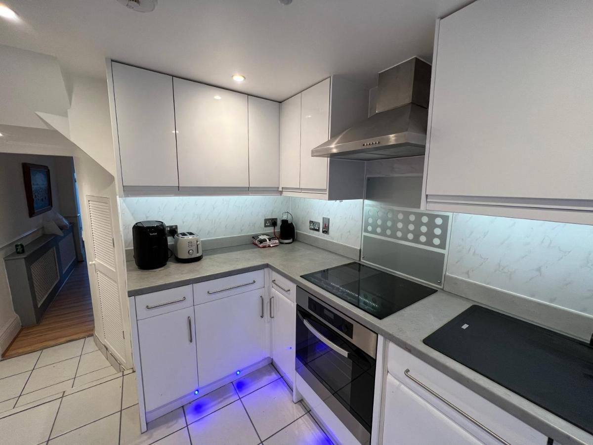 Entire Luxury 4 Bedroom Victorian House With 2 En-suite - Forest Hill, Lägenhet *