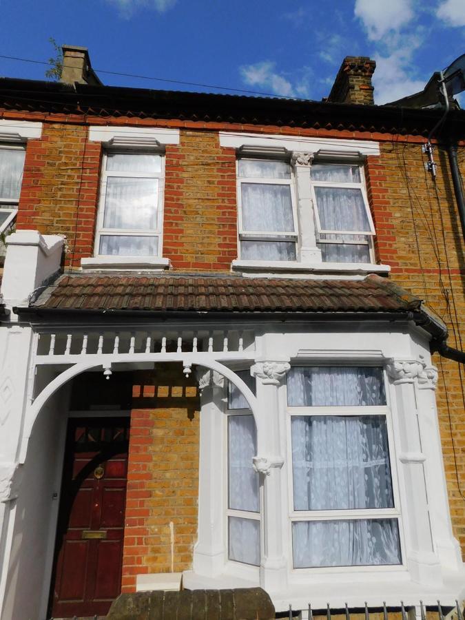 Entire 4 Bedroom Terrace House In Londres