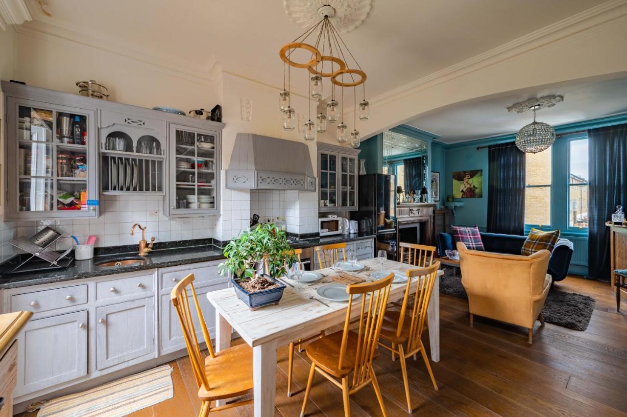 Semesterbostad Charming With Roof Terrace In East By Underthedoormat London