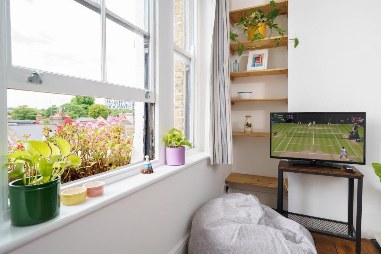 Apartment 50 Meters To The Metro *