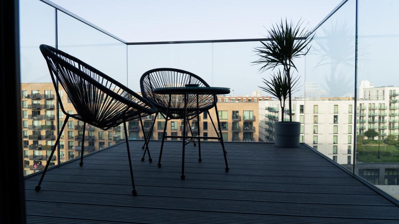 Lovely 1-bedroom With River & View. Leilighet London