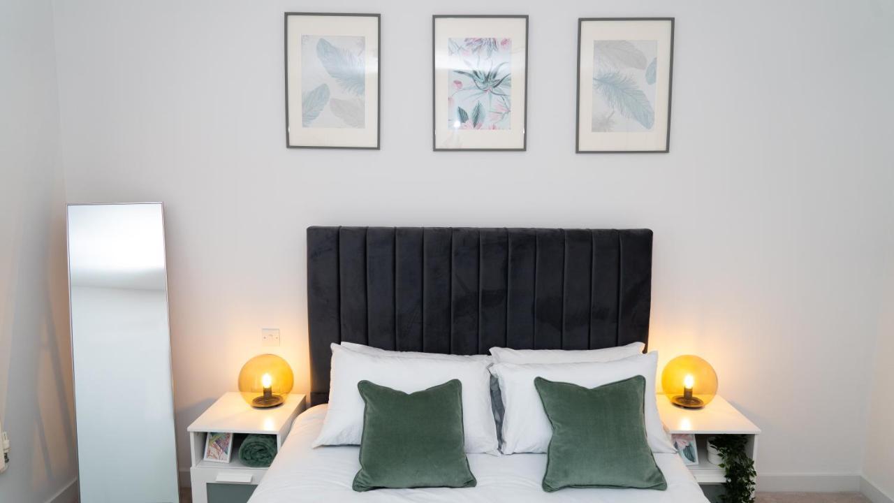 Leilighet Lovely 1-bedroom With River & View. London