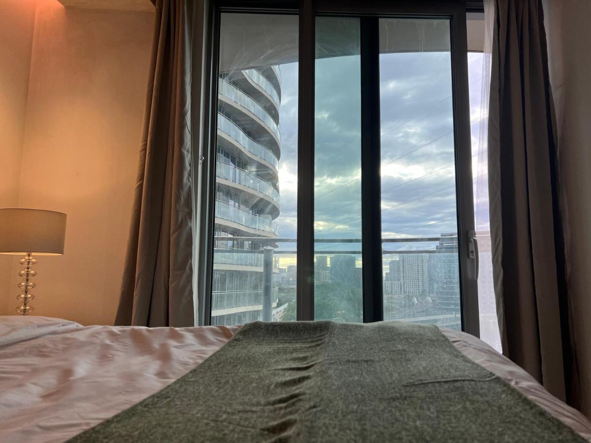 Appartamento Riverline Heights Near O2 & Excel Free Parking