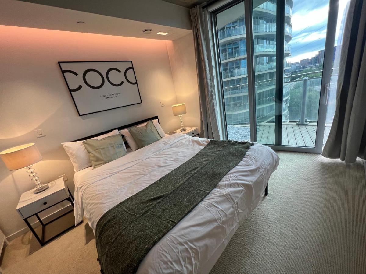 Appartamento Riverline Heights Near O2 & Excel Free Parking Londra