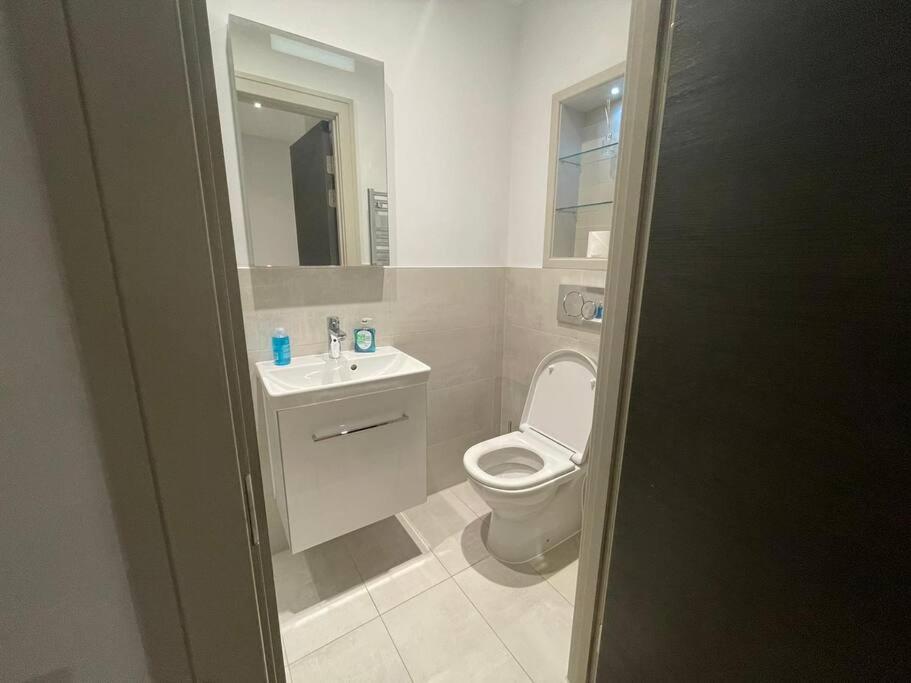 Lejlighed Monthly Stays 1bed Serviced Studio Free Wifi & Netflix Whitechapel Perfect For Solo & Coupled Guests *