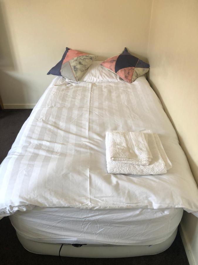 Apartment 2 Bedroom, Near Station, Fast Wi-fi, Free Parking! London