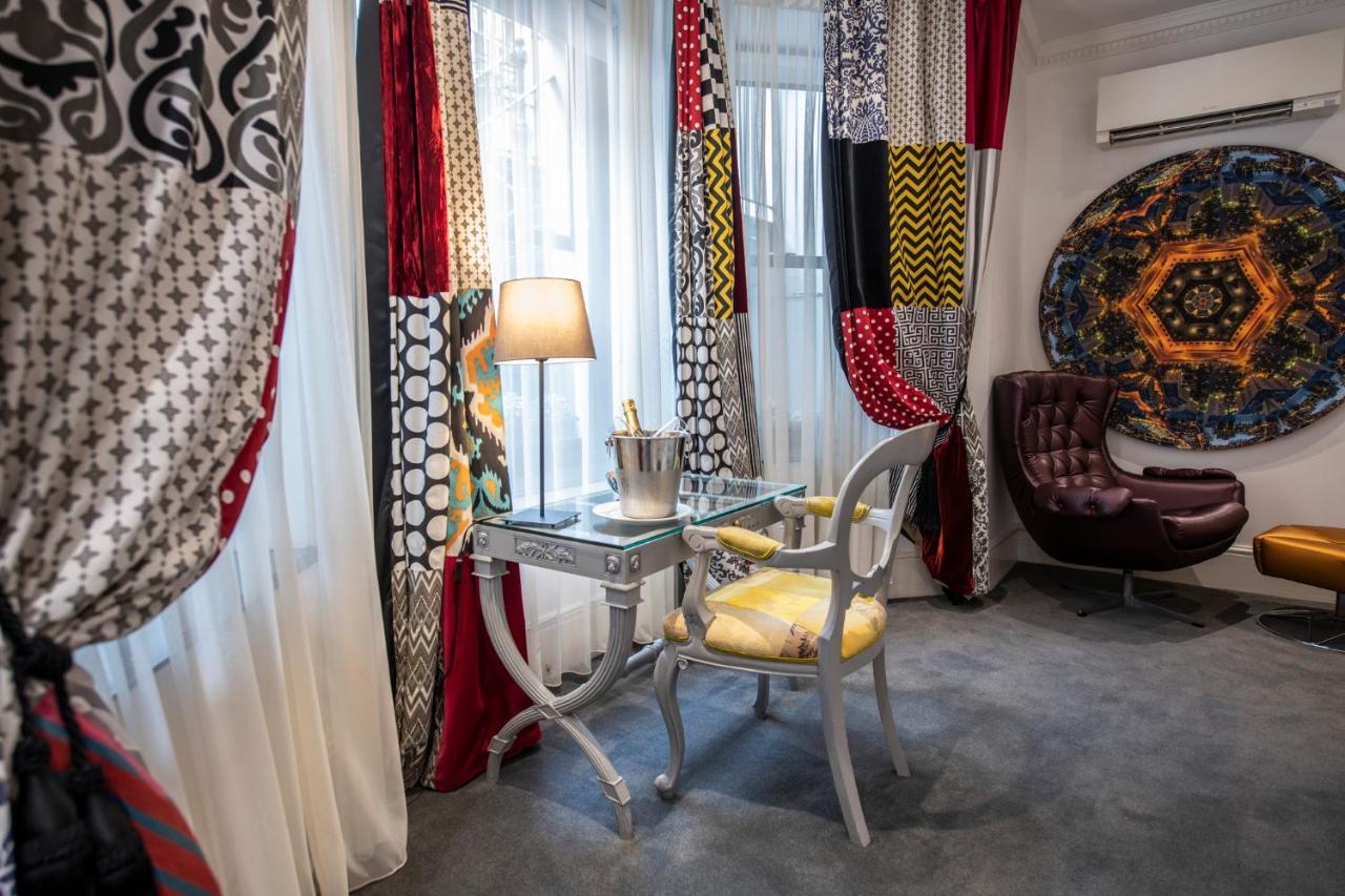 The Exhibitionist Hotel 5*