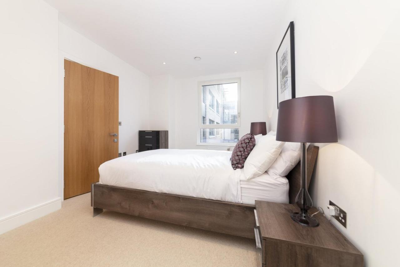 Stylish Family Sized 2 Bedroom * London