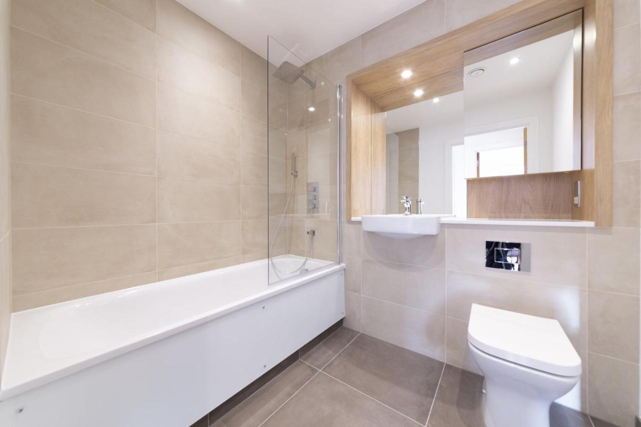 Stylish Family Sized 2 Bedroom * London