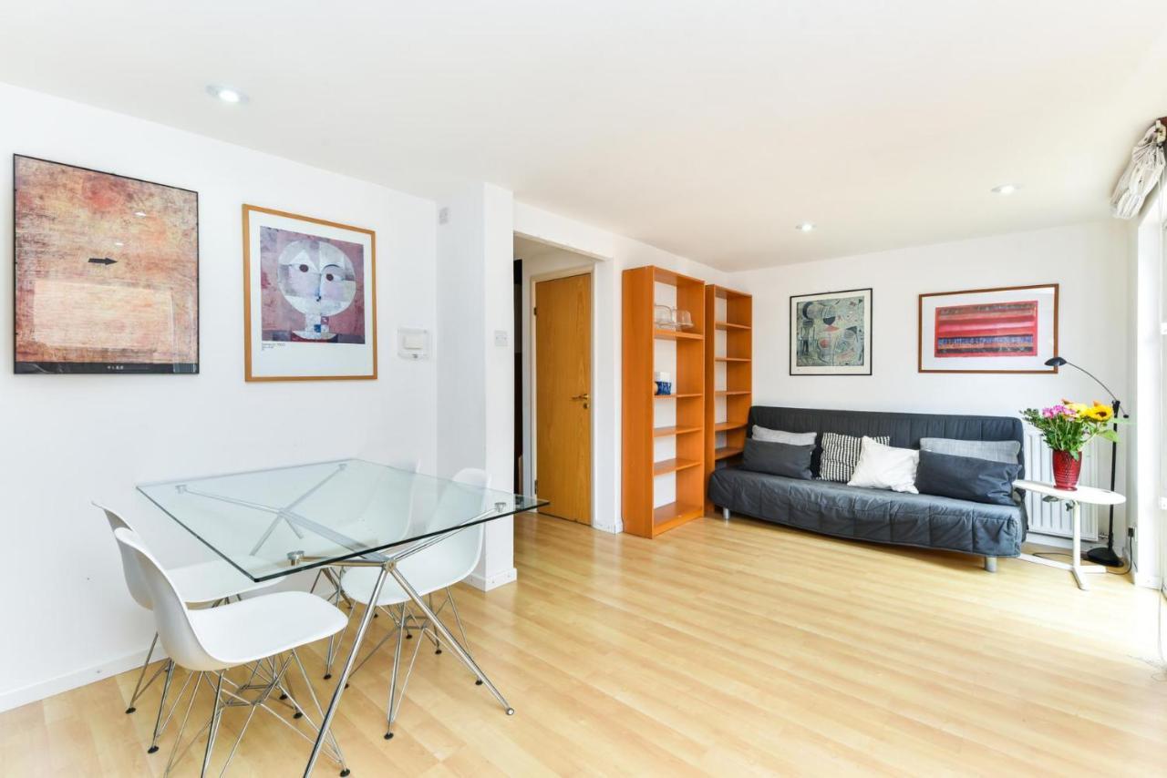 Modern 4 Bedroom Terraced House By The Thames Apartment London