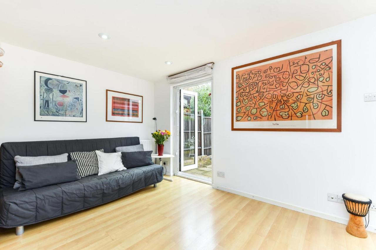 Apartment Modern 4 Bedroom Terraced House By The Thames *