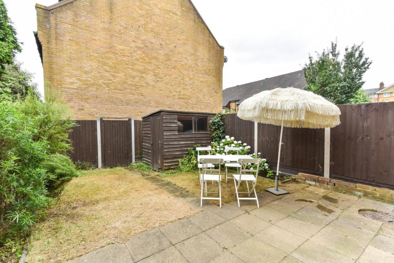 Modern 4 Bedroom Terraced House By The Thames * London