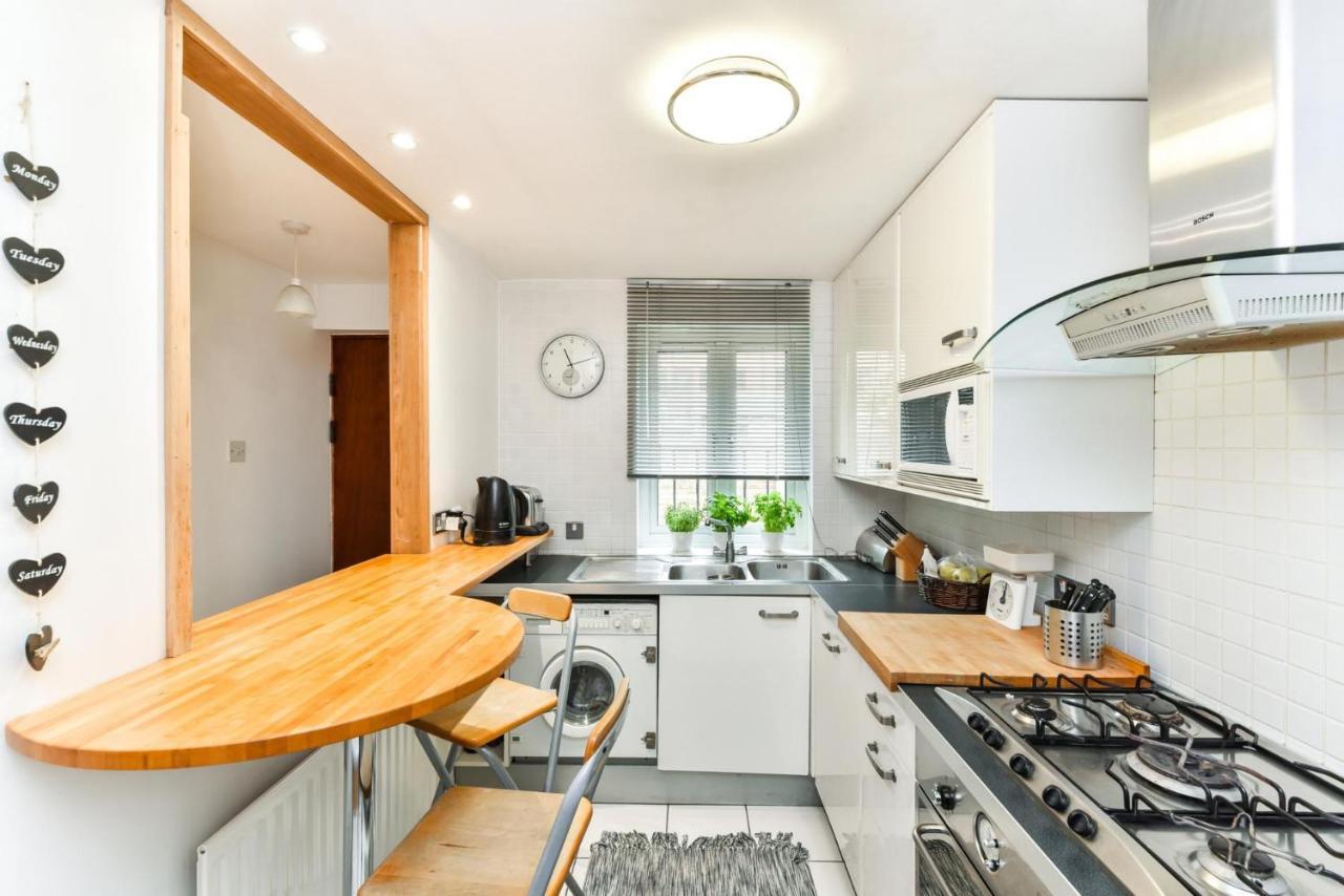 Modern 4 Bedroom Terraced House By The Thames * London