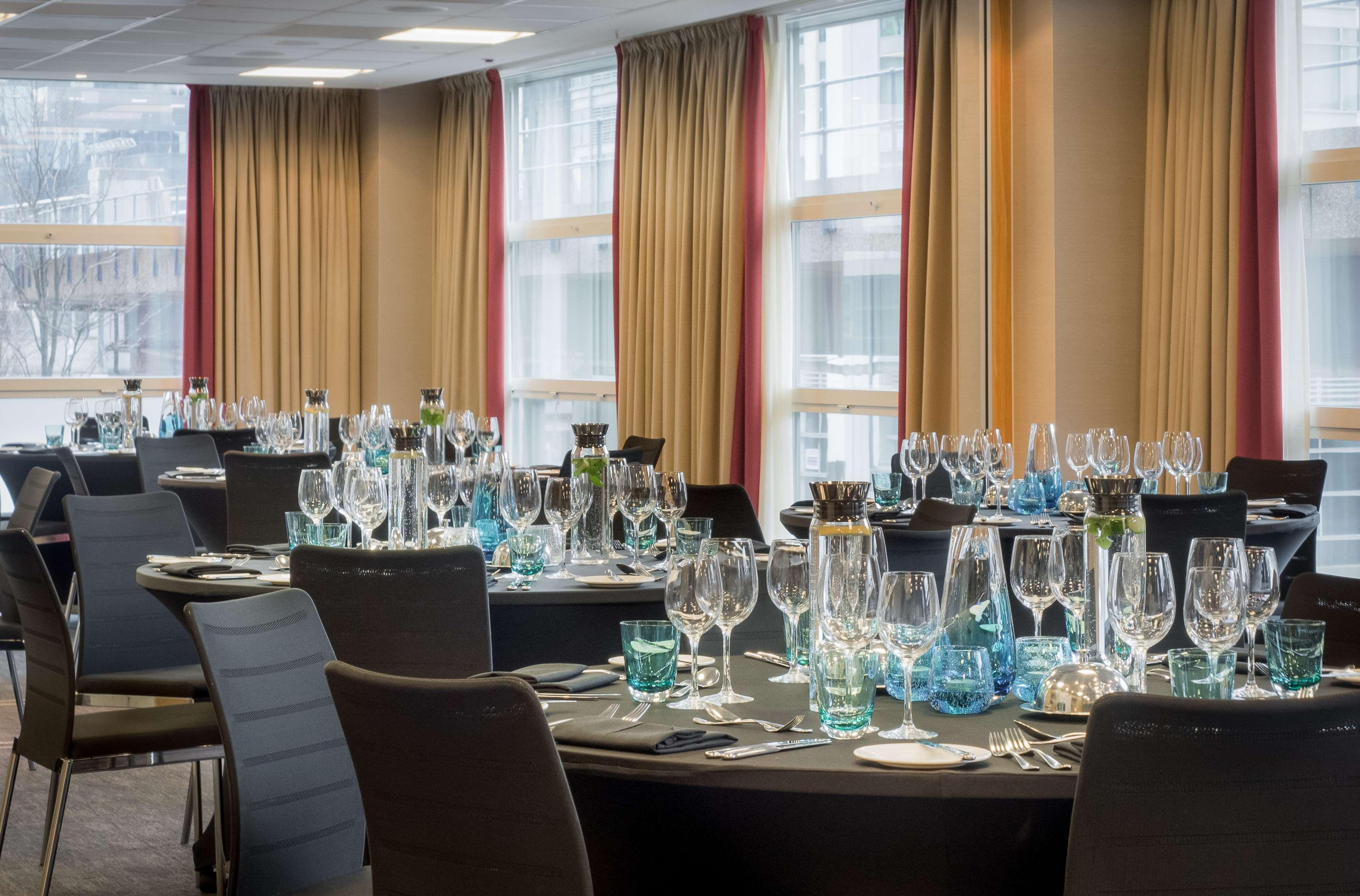 Hotell Hilton Canary Wharf 4*