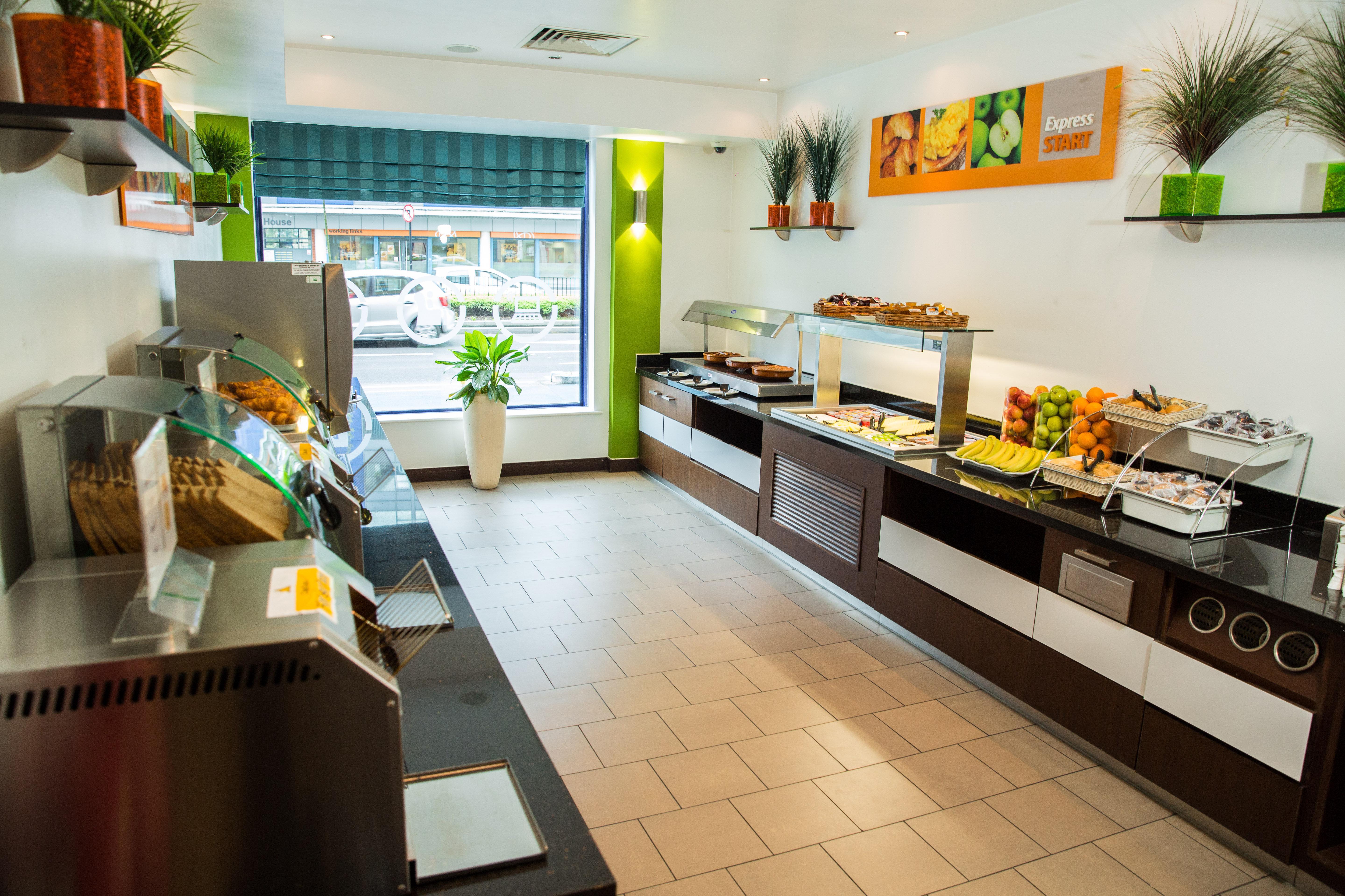 Express Stratford By Ihg Hotell 3*