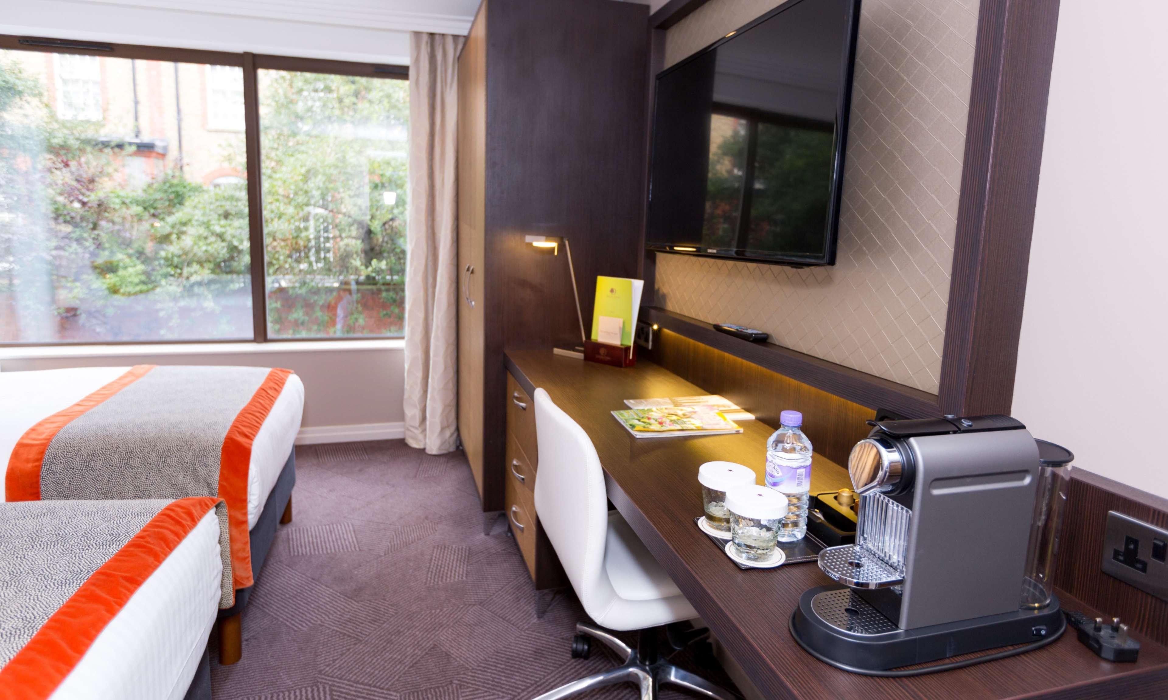Doubletree By Hilton - Hyde Park 4*