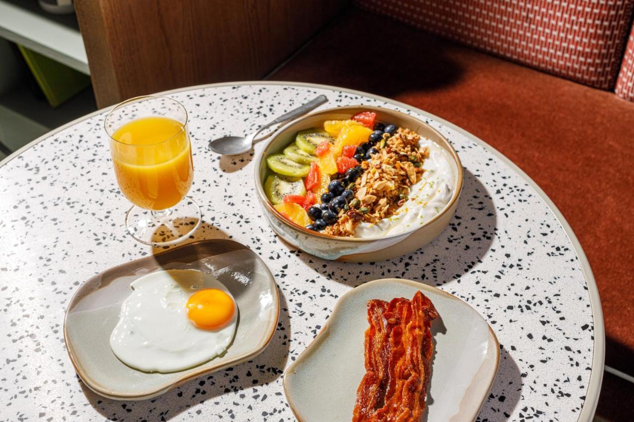 Tribe Canary Wharf Hotel 4*