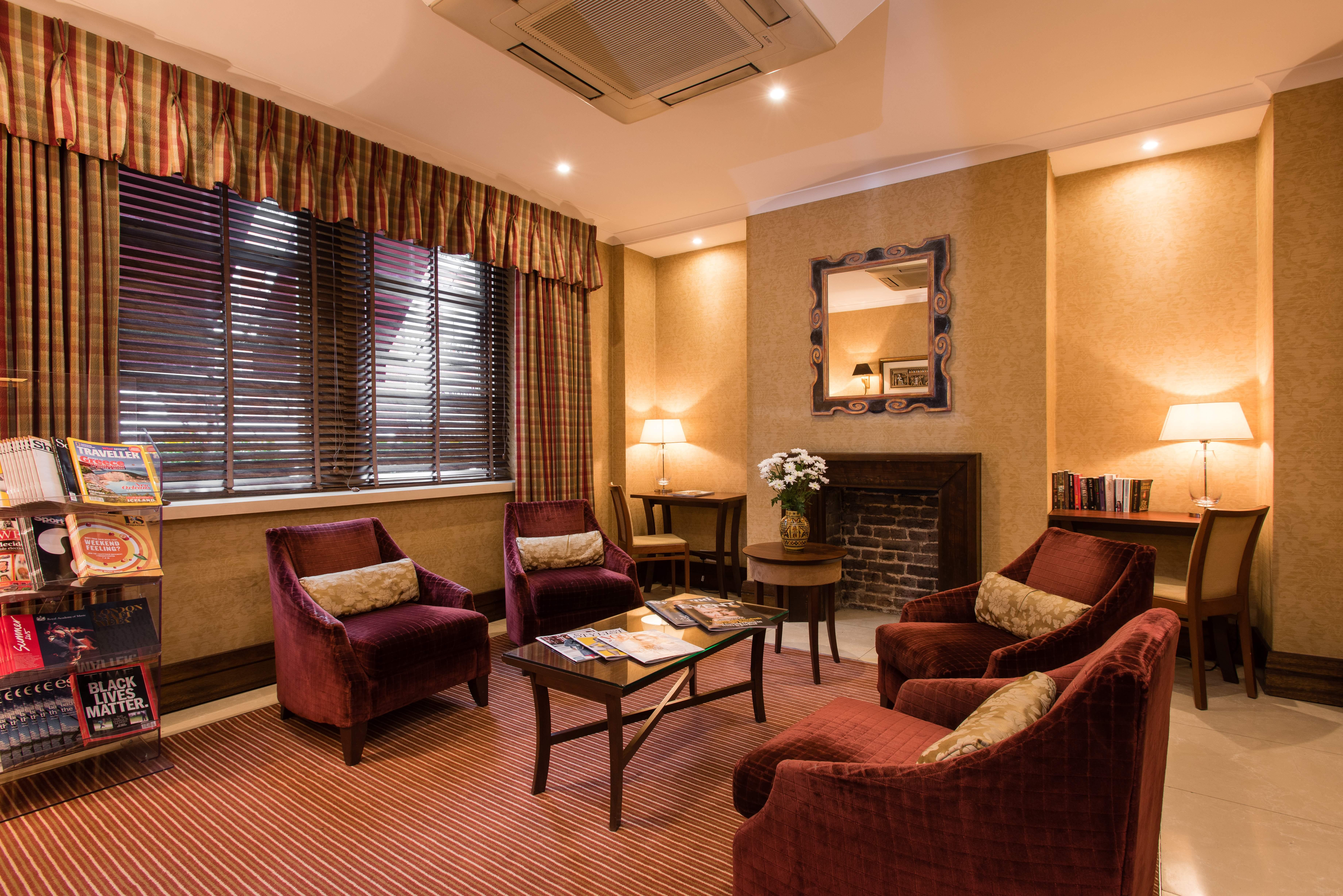Blandford Hotell 4*