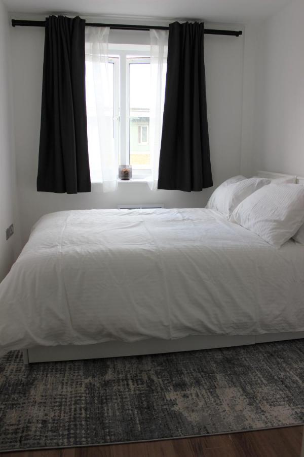 Lägenhet Lovely 2-bedroom, 1 Bathroom Home, Sleeps 4 *