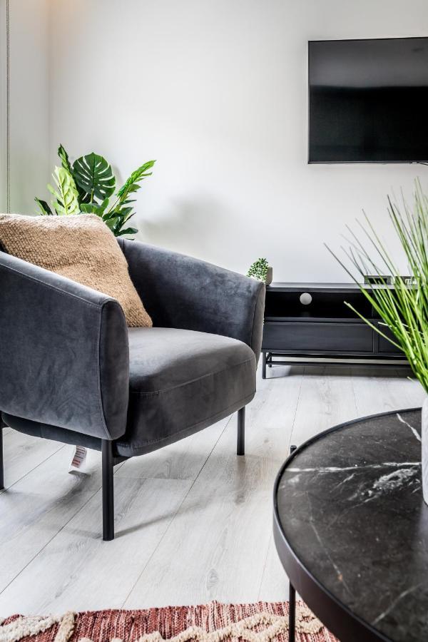 Borough Market 2-bed Apartment *