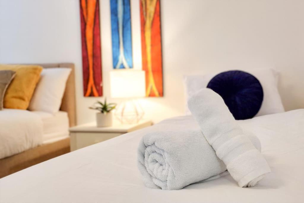 Comfy 2 Bed Flat With Free Parking, Close To Tube Londres