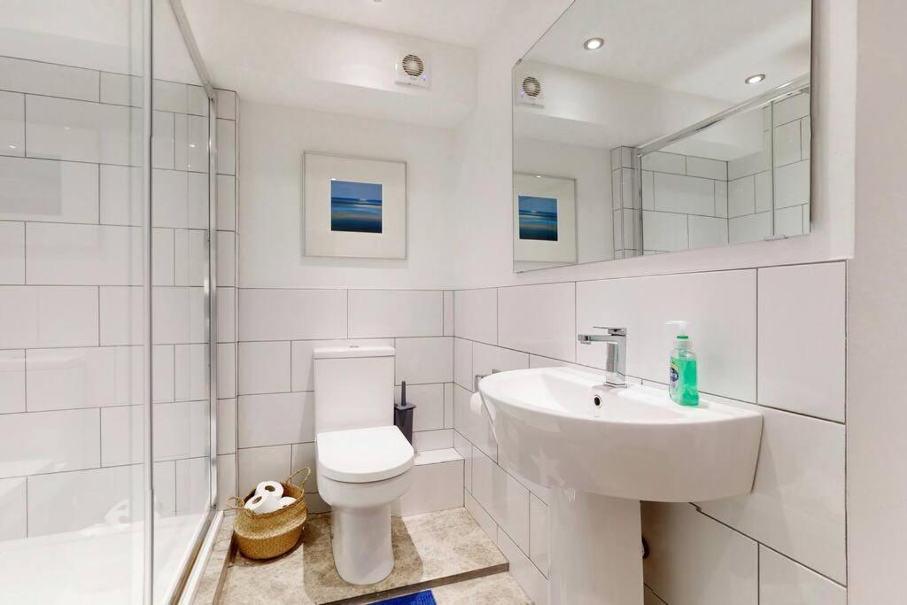 Lovely 2 Bedroom Flat Overlooking Canary Wharf Leilighet *