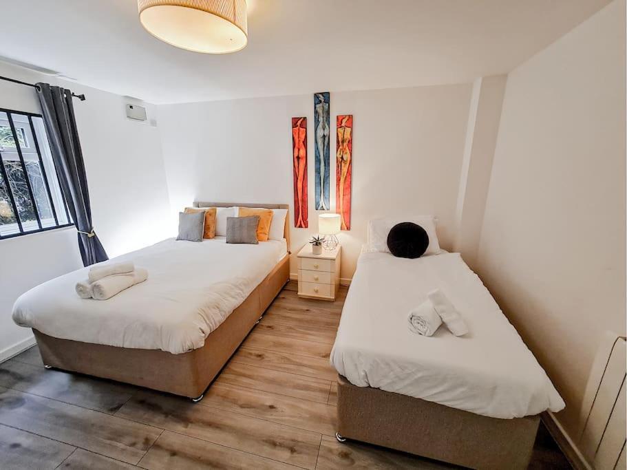 Comfy 2 Bed Flat With Free Parking, Close To Tube * Londres