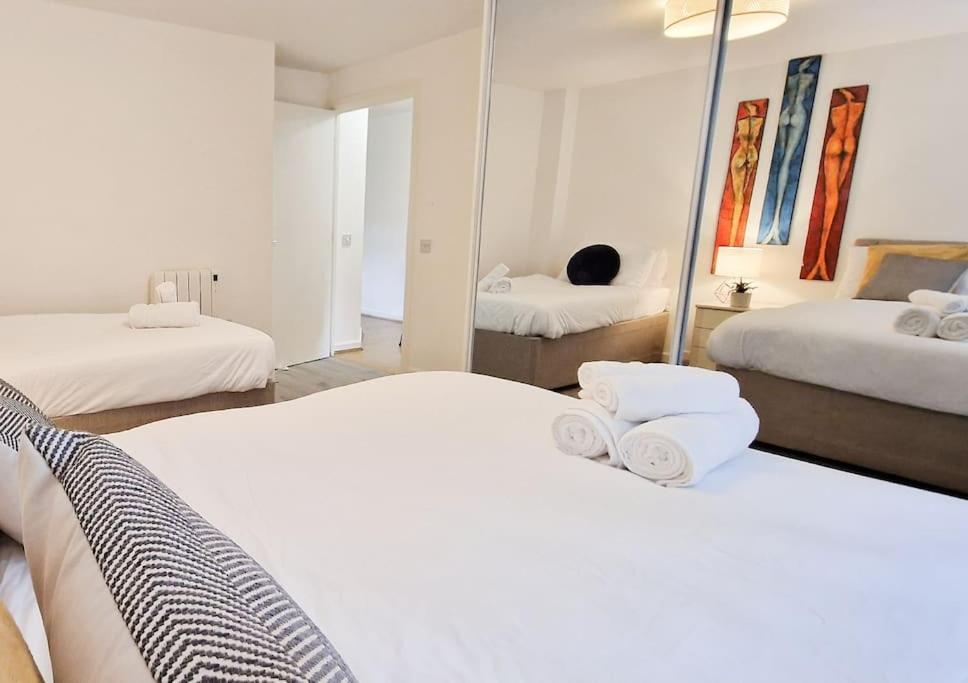 Comfy 2 Bed Flat With Free Parking, Close To Tube Appartement Londres