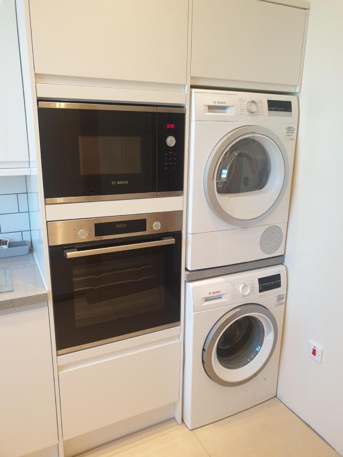 Luxury Spacious 2 Bedroom 4 Mins From Ilford Stn. Free Parking Appartamento Londra