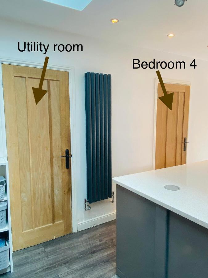 Hameway House- Stunning 4 Bedroom House With A Spacious Kitchen Feriehus London