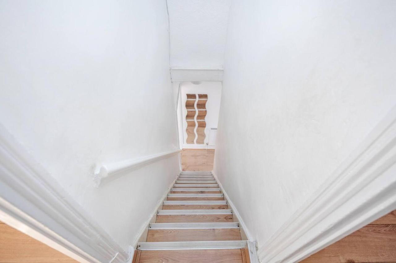 Vakantiehuis Impeccable And Welcoming 3-bed House In Londen