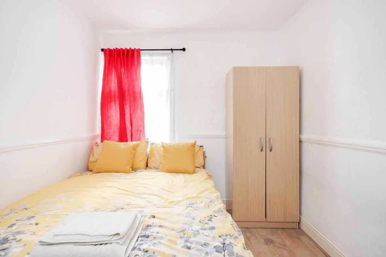 Impeccable And Welcoming 3-bed House In Vakantiehuis
