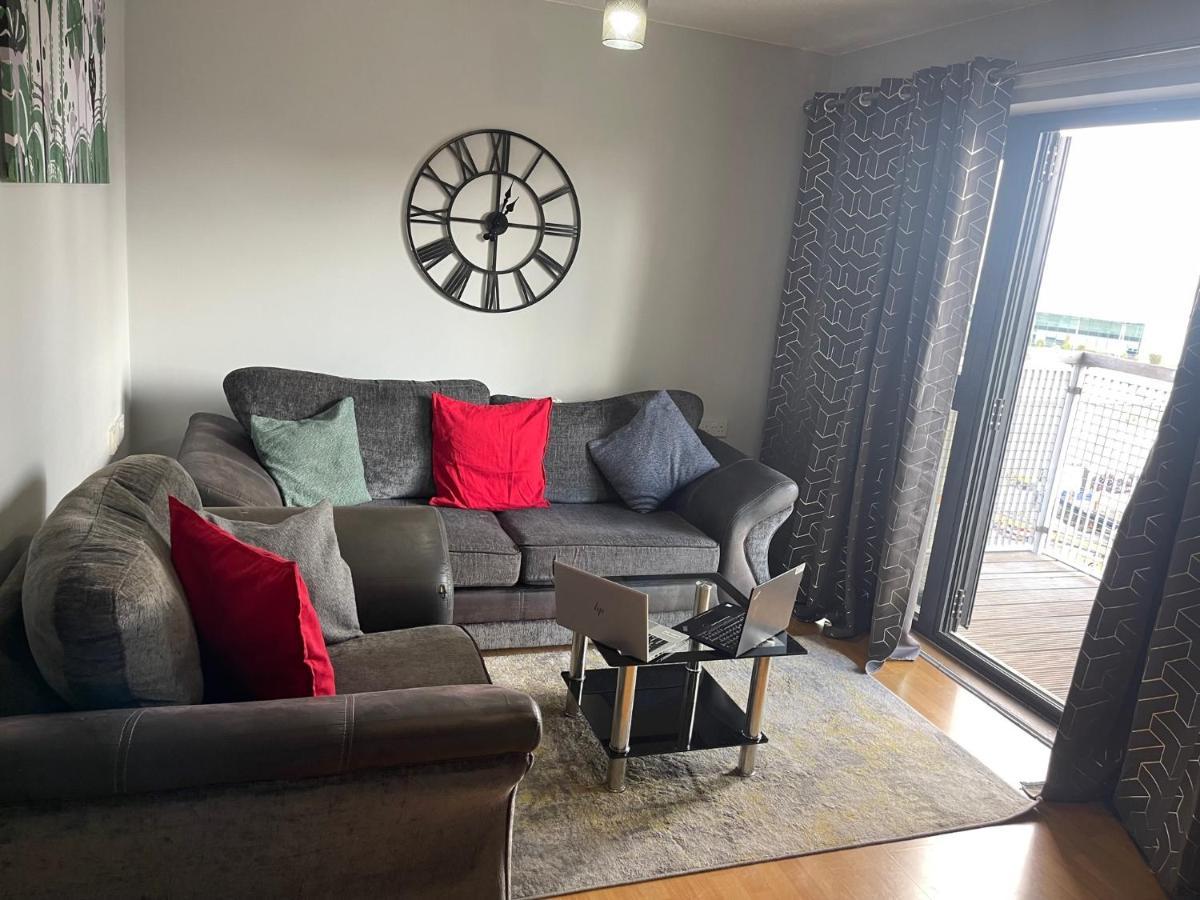 Remo Near Canary Wharf & 02 Arena Apartment London