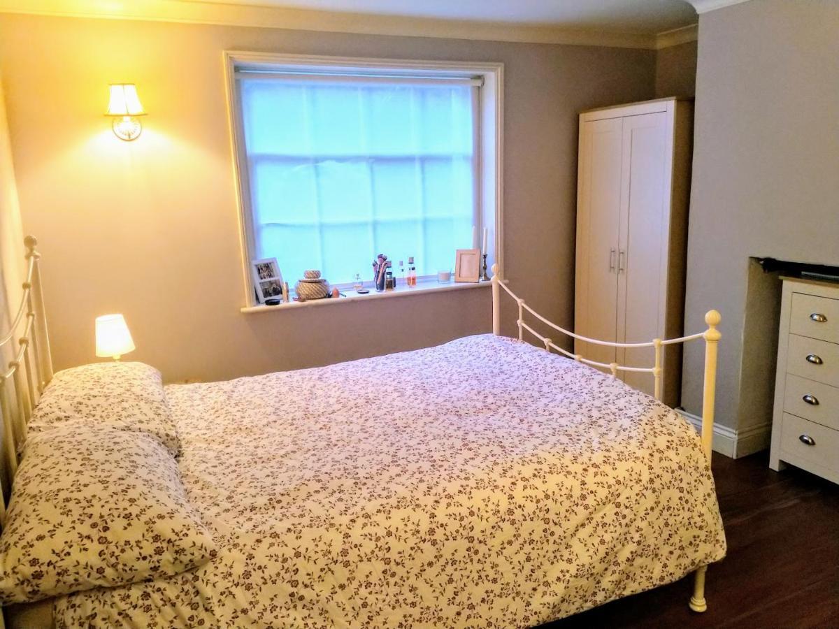Elegant & Spacious Parkside 2-bedroom 2-bathroom Flat In Period Building On Blackheath Common - Private Entrance, Great Greenwich Location, Easy For O2 Arena And City! Lejlighed