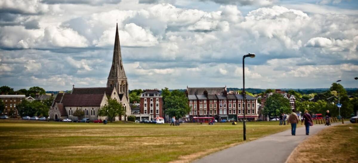 Elegant & Spacious Parkside 2-bedroom 2-bathroom Flat In Period Building On Blackheath Common - Private Entrance, Great Greenwich Location, Easy For O2 Arena And City! Lejlighed
