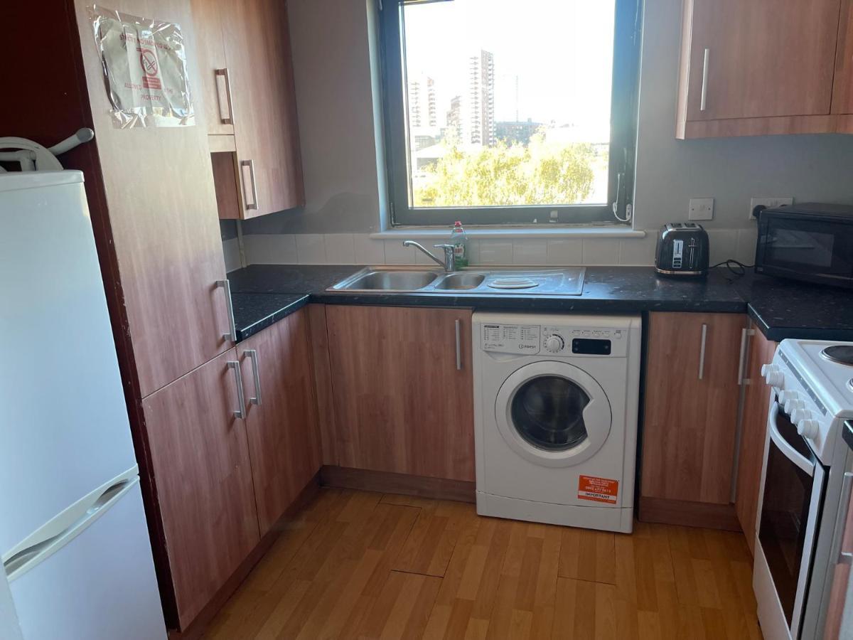 Remo Near Canary Wharf & 02 Arena Apartment