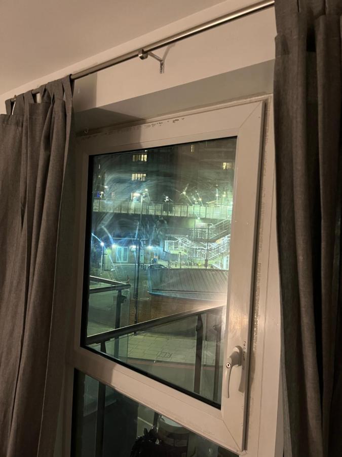 Luxurious Dlr