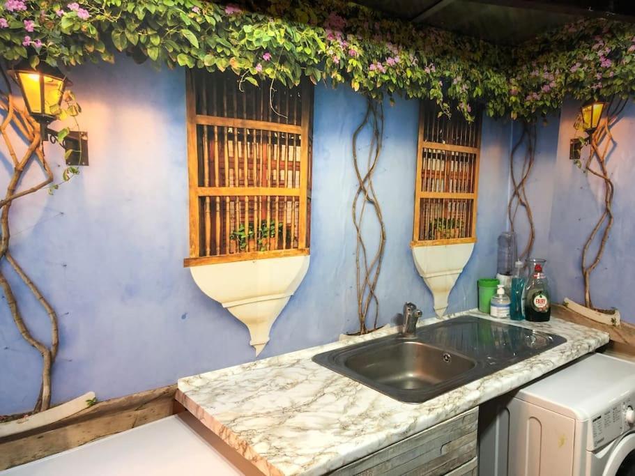 Cheerful 4 Bedroom House With Garden Free Parking Feriehus
