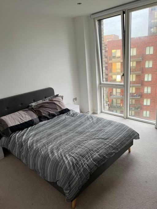Apartment Modern 1-bedroom In Docklands *