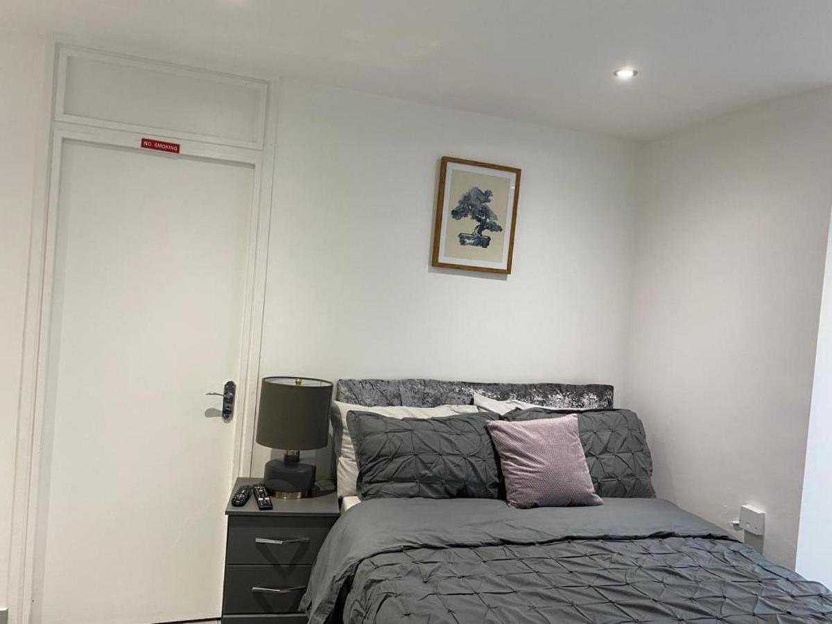 Luxurious 2-bed In Woolwich Apartment