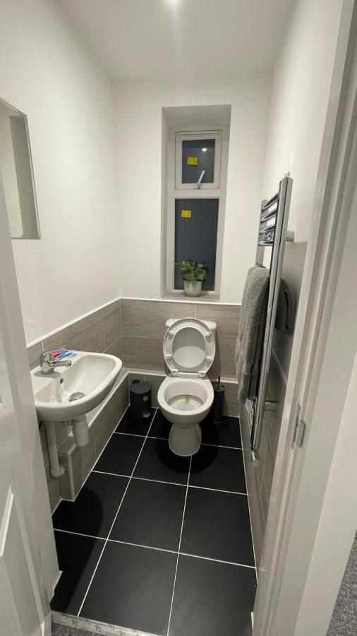 2 Bed Luxury In Old Kent Road Apartment