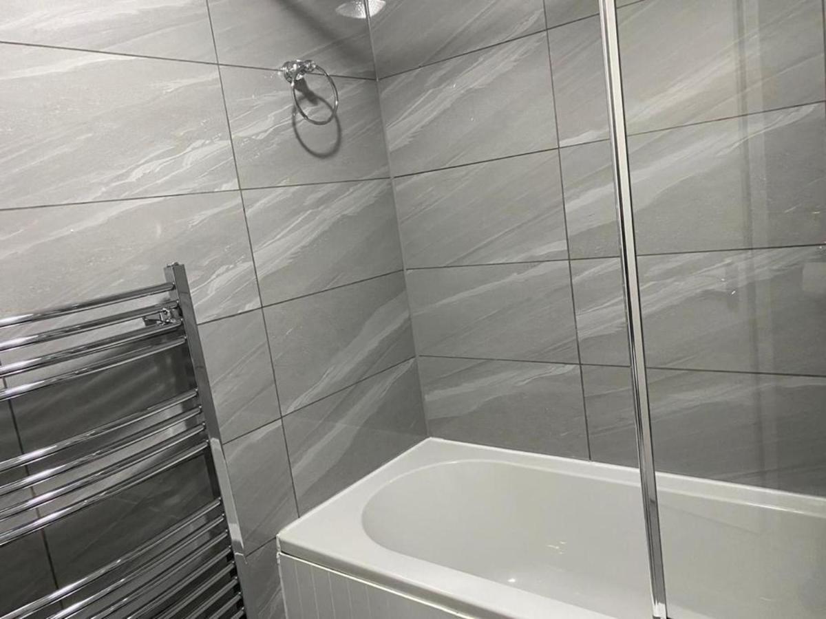 Luxurious 2-bed In Woolwich Apartment London