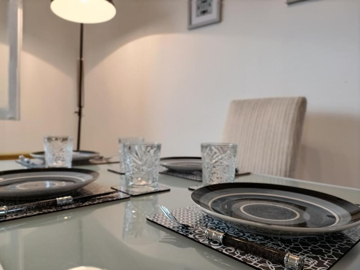 Hébergement de vacances 2 Bed Functional House Close To Manor Park Train Station