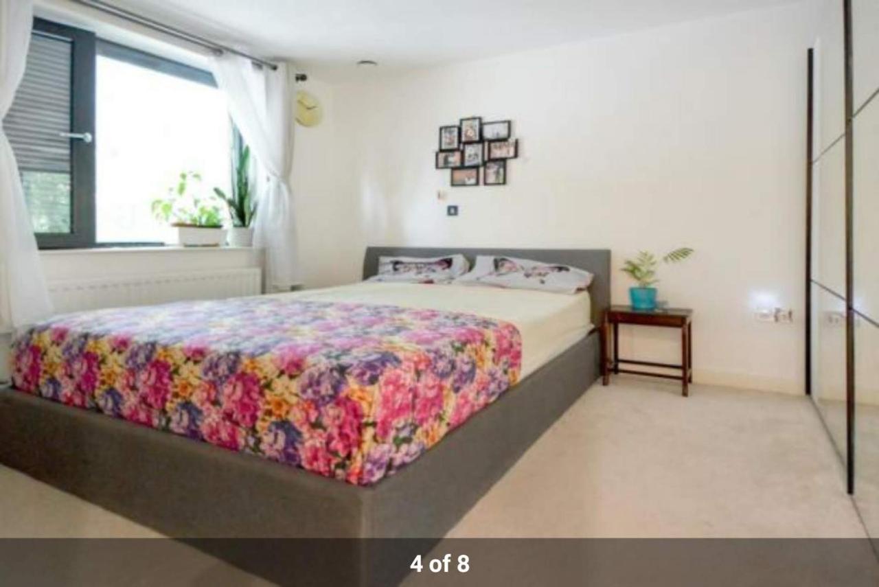 Cape House London: Spacious 4-bedroom Retreat With Garden Holiday home