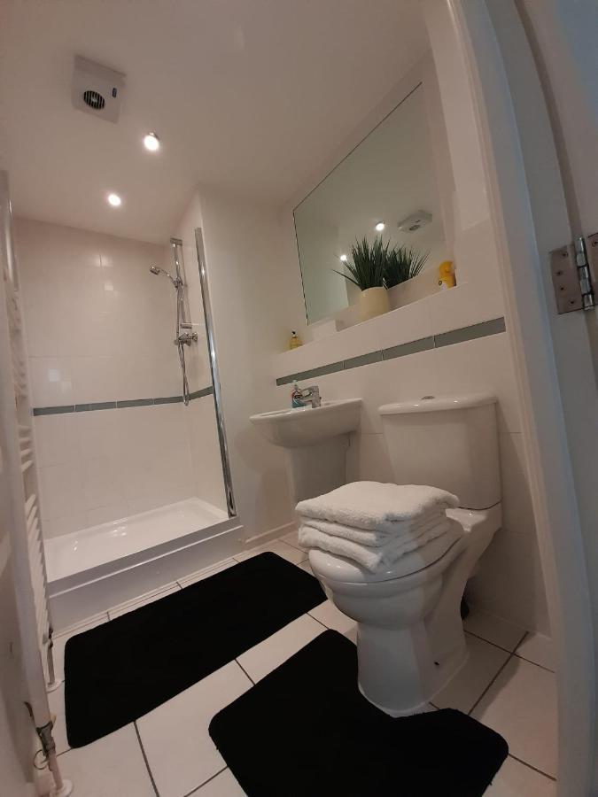 Docklands 2 Bedroom 2 Bath Appartement Londen