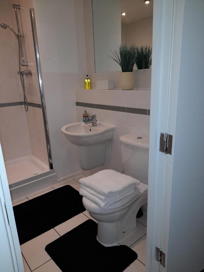 Docklands 2 Bedroom 2 Bath Appartement Londen