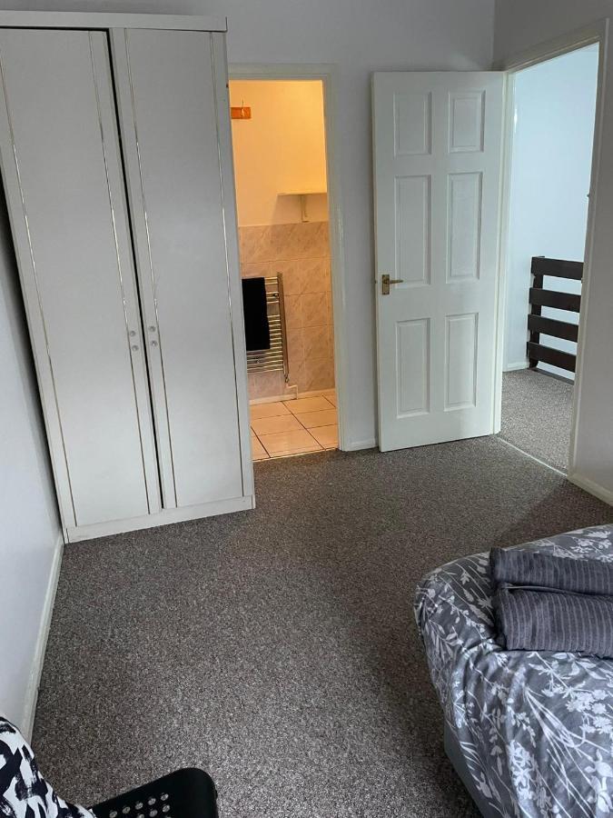 Appartamento Lovely 4 Bedroom 2 Bathroom