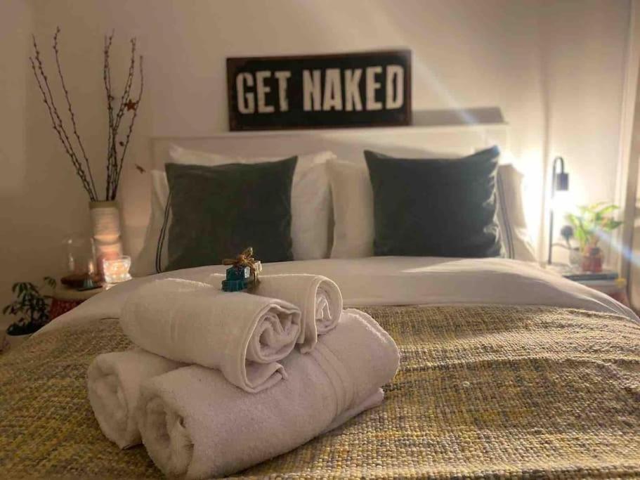 Spitalfields Market Penthouse Flat With Balcony *